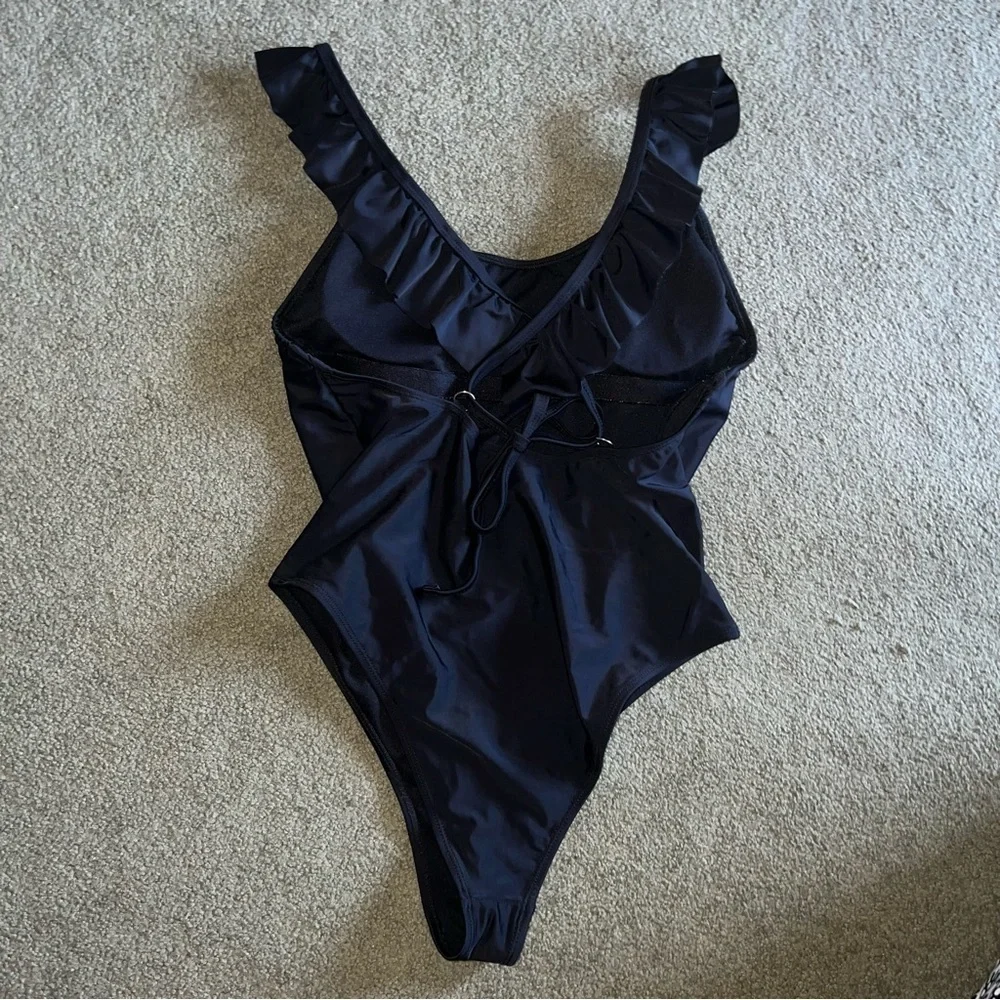 Black Ruffled Strap One Piece Cheeky Swimsuit Size Large